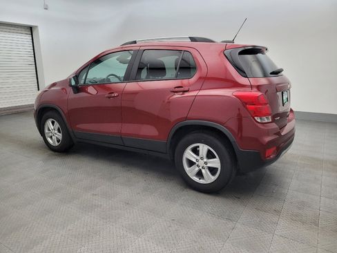 Used 2021 Chevrolet Trax LT w/ Driver Confidence Package FWD image 3