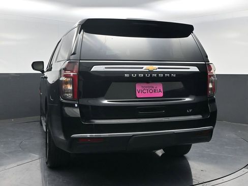 Used 2024 Chevrolet Suburban LT image 16