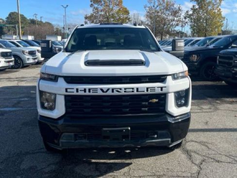 Used 2021 Chevrolet Silverado 2500 Custom w/ Custom Value Package image 2