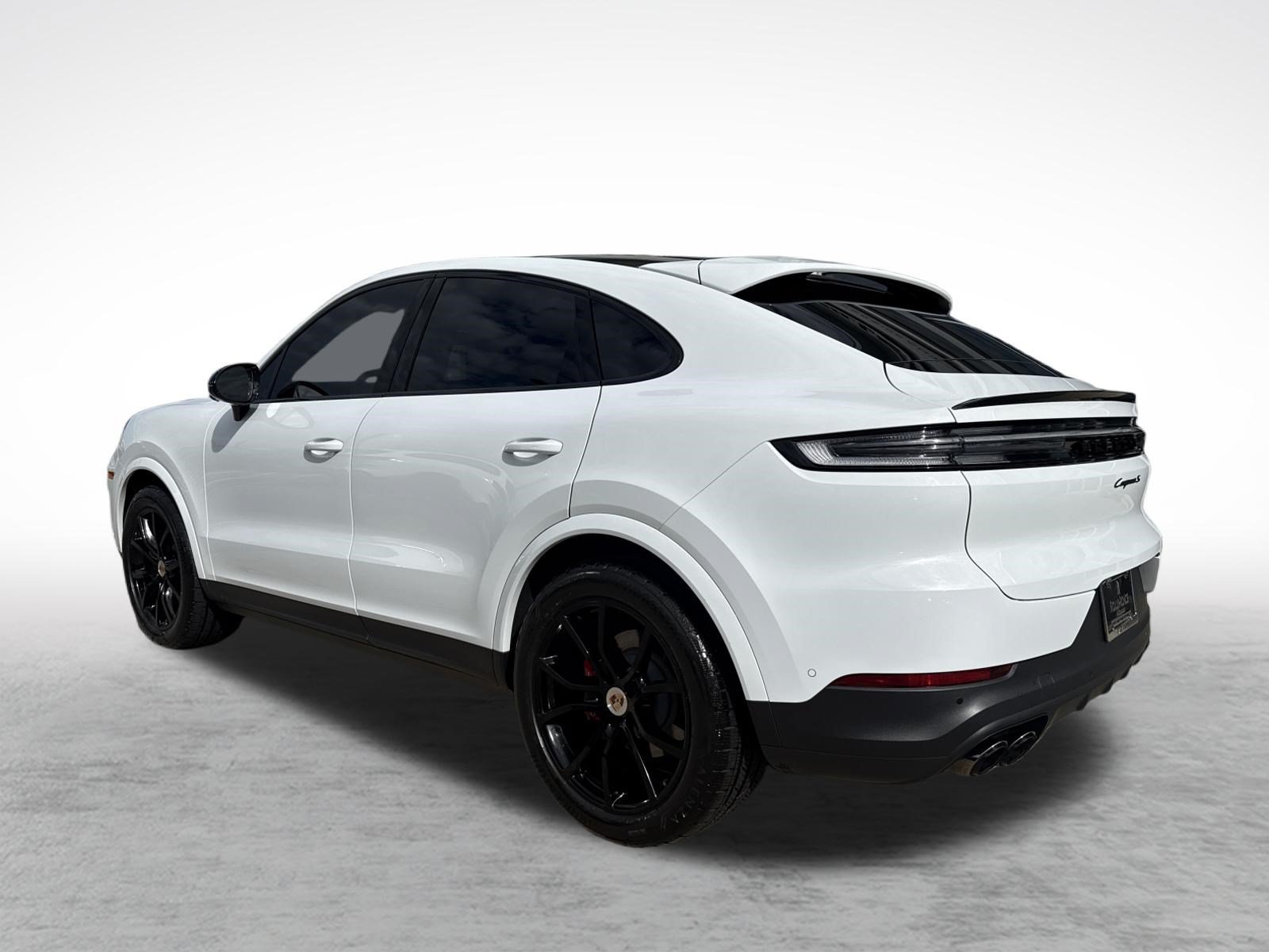 Used 2025 Porsche Cayenne S AWD/4WD image 3