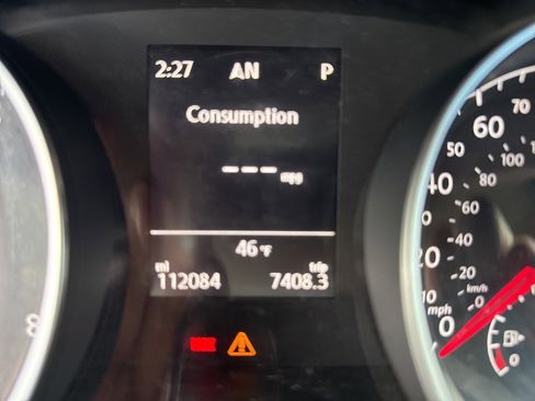 Used 2015 Volkswagen Golf S image 8