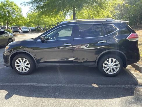 Used 2016 Nissan Rogue S w/ Appearance Package image 2