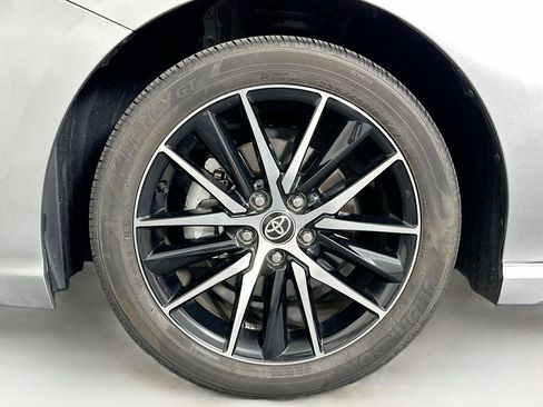 Used 2024 Toyota Camry SE FWD image 11