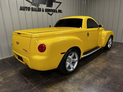 Used 2003 Chevrolet SSR w/ Preferred Equipment Group image 9
