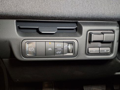 Used 2026 GMC Sierra EV Elevation image 15