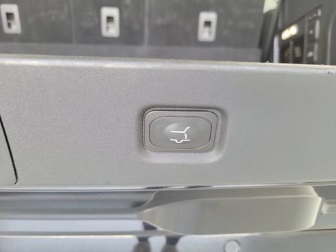 Used 2025 Ford Expedition Platinum AWD/4WD image 11