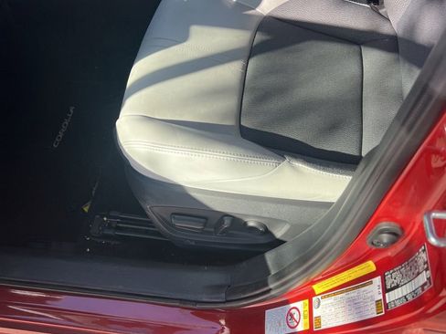 Used 2019 Toyota Corolla XSE image 9