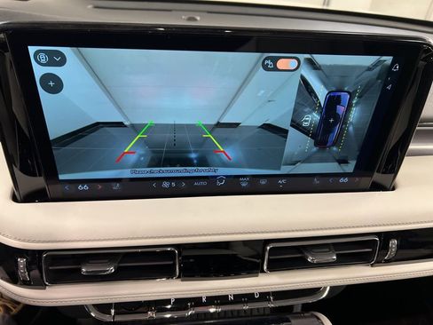 New 2026 Lincoln Aviator AWD image 12