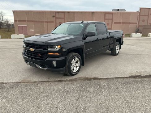Used 2018 Chevrolet Silverado 1500 LT w/ All Star Edition image 6