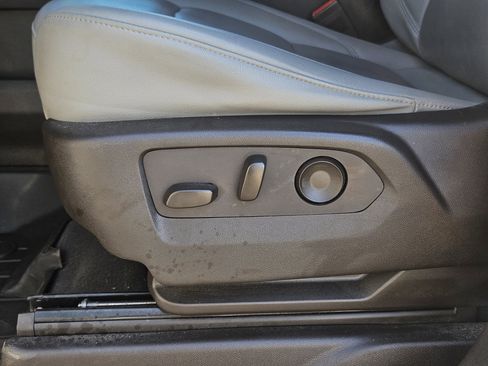 Used 2022 Chevrolet Tahoe Z71 w/ Luxury Package image 25