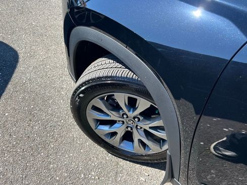 Certified 2024 Toyota Grand Highlander AWD image 3