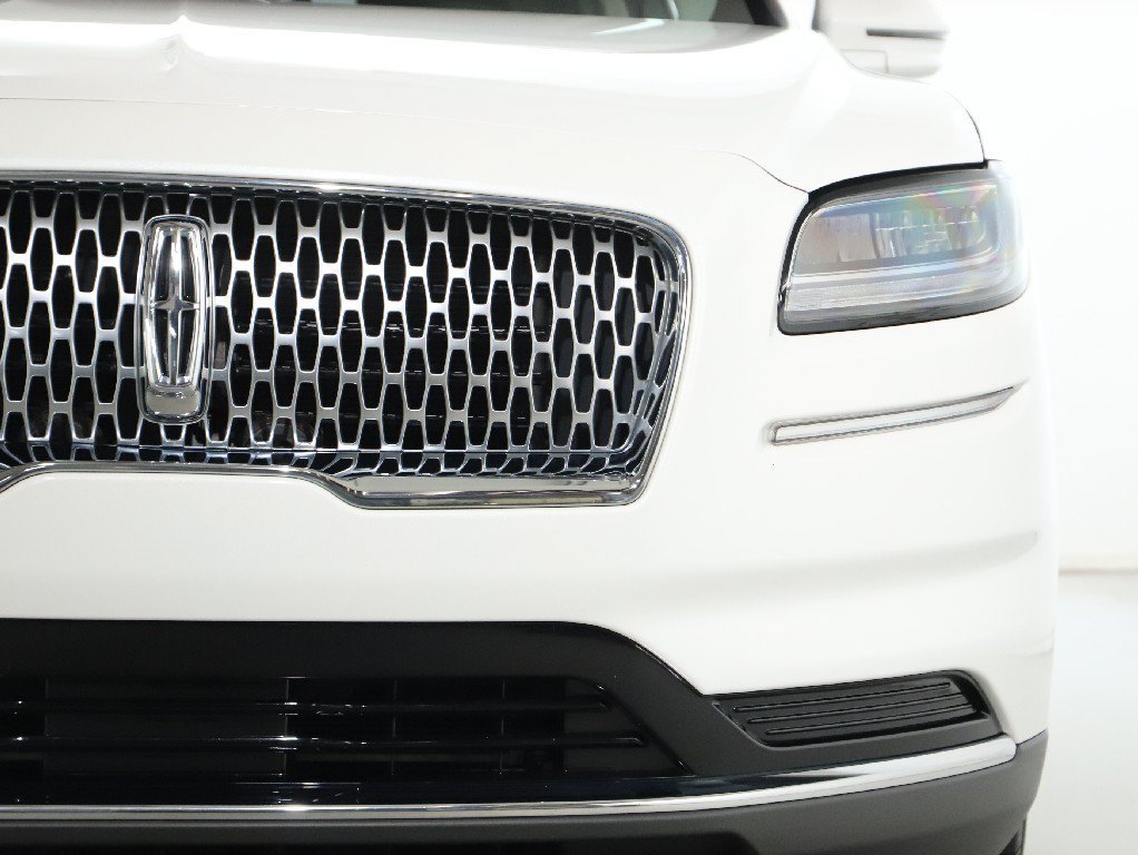 Used 2022 Lincoln Nautilus FWD image 9