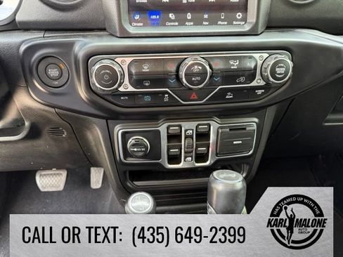 Used 2023 Jeep Wrangler Unlimited Sahara AWD/4WD image 23