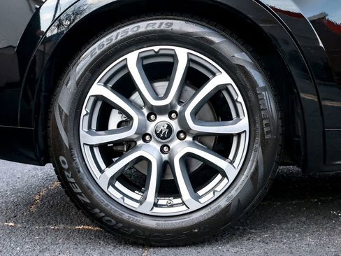 Used 2021 Maserati Levante image 42