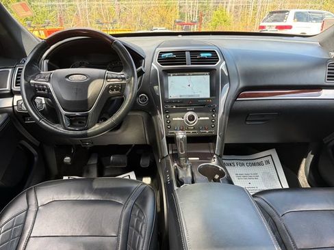 Used 2018 Ford Explorer Platinum AWD/4WD image 13