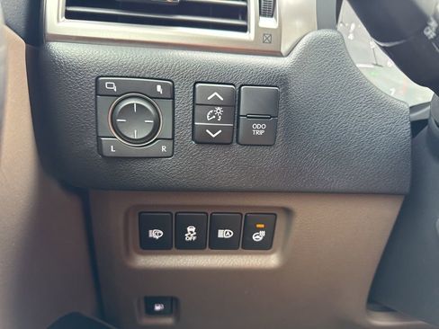 Used 2022 Lexus GX 460 Premium w/ Premium Package image 12