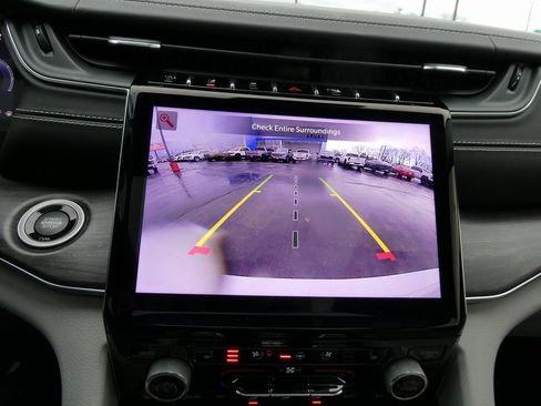 Used 2021 Jeep Grand Cherokee L Overland w/ Luxury Tech Group IV image 36