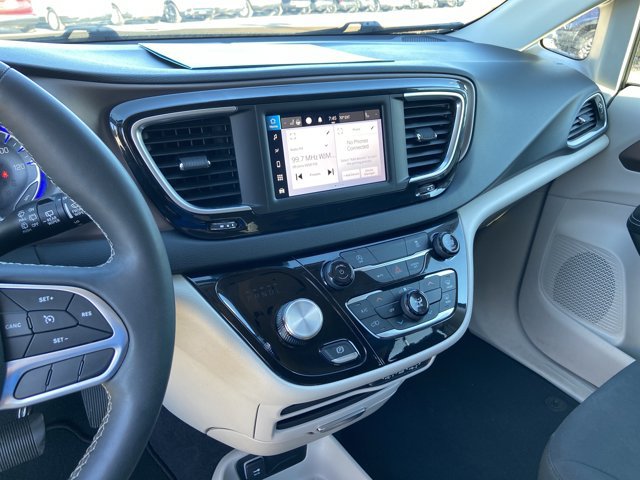 Used 2023 Chrysler Voyager LX FWD image 23