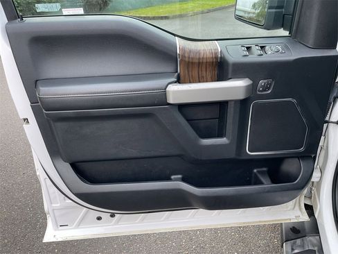 Used 2019 Ford F150 Lariat image 23