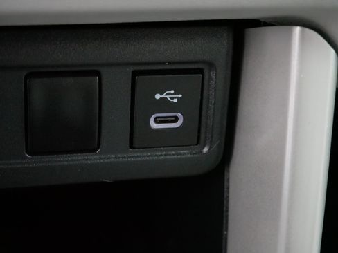 Used 2024 Toyota Corolla Cross L image 29