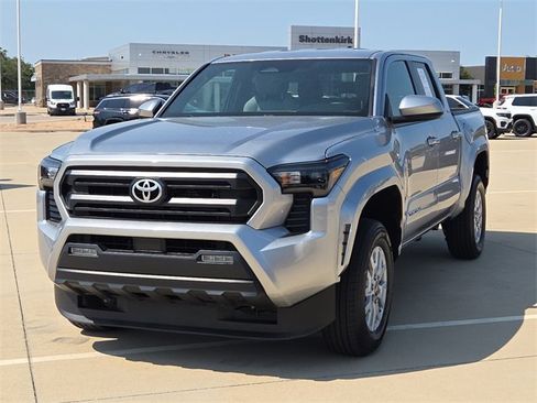 Used 2024 Toyota Tacoma SR5 image 3