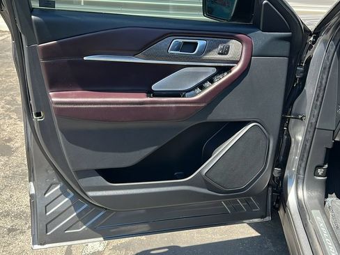 Certified 2025 Ford Explorer Platinum RWD image 13