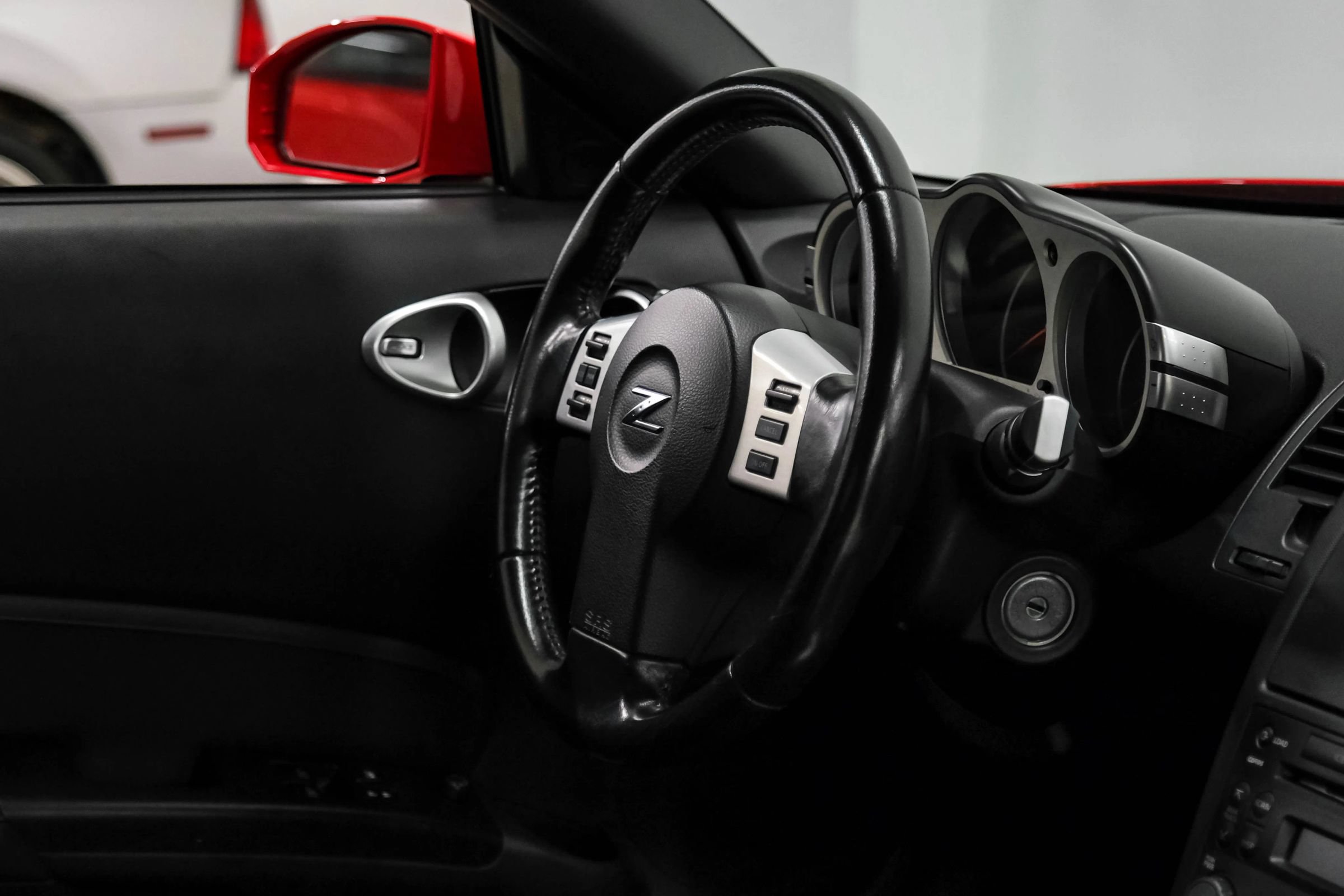 Used 2008 Nissan 350Z Grand Touring RWD image 13
