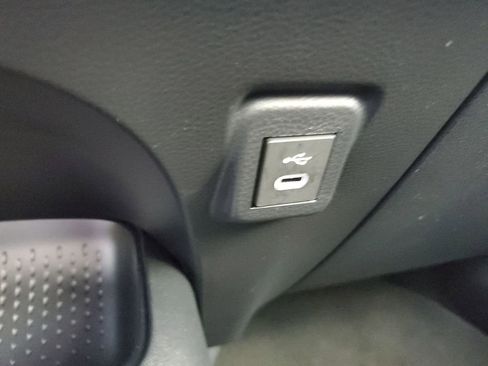 Certified 2023 Toyota Corolla LE image 31