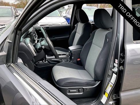 Used 2021 Toyota Tacoma TRD Off-Road image 21