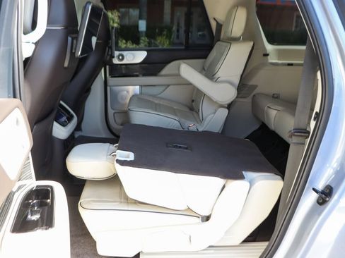 Used 2023 Lincoln Navigator L Black Label AWD/4WD image 32