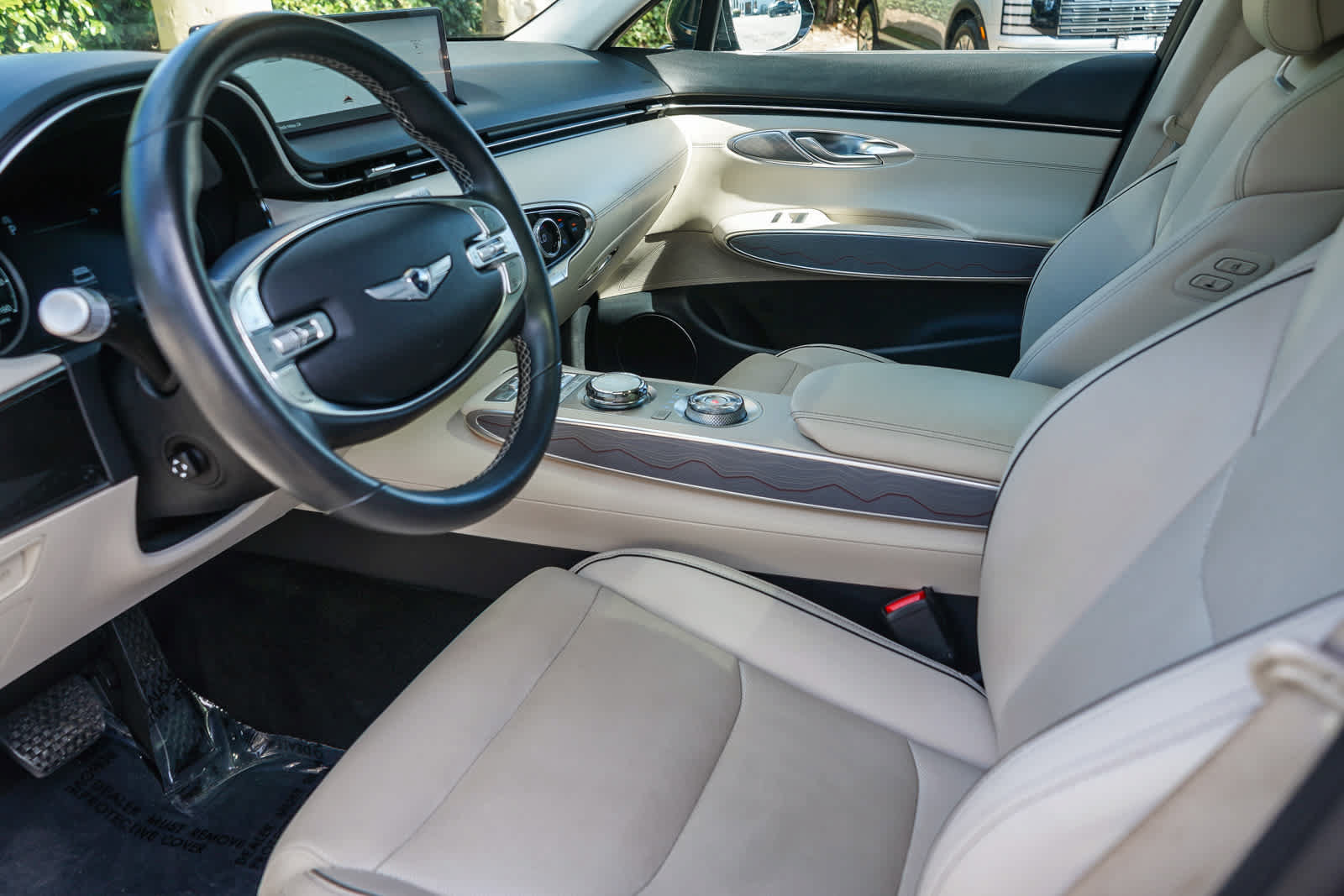 Used 2023 Genesis GV70 2.5T w/ Advanced Package AWD/4WD image 19