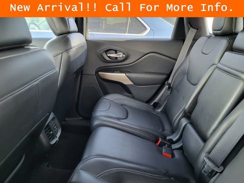 Used 2017 Jeep Cherokee Limited AWD/4WD image 11