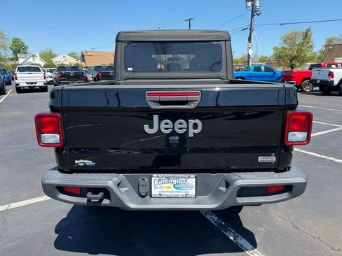 Used 2021 Jeep Gladiator Overland w/ Cold Weather Group AWD/4WD image 11