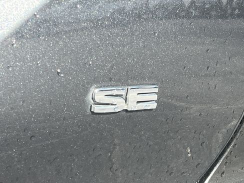 Used 2024 Mitsubishi Outlander SE image 29