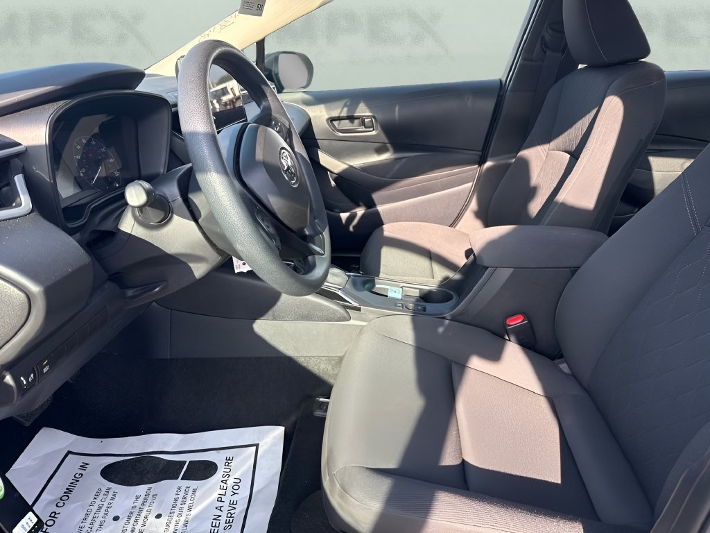 Used 2025 Toyota Corolla LE FWD image 9