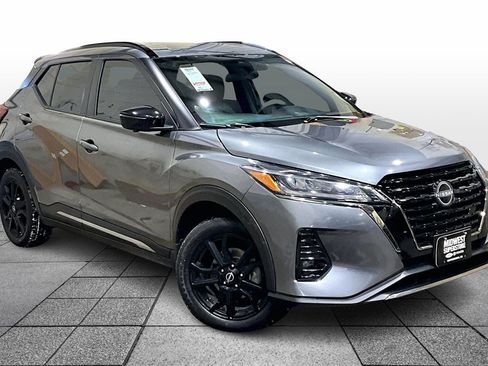 Used 2024 Nissan Kicks SR w/ SR Premium Package image 2