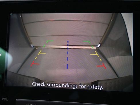 Used 2024 Nissan Titan SV w/ SV Convenience Package image 16