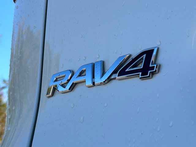 Used 2021 Toyota RAV4 XLE Premium AWD/4WD image 12