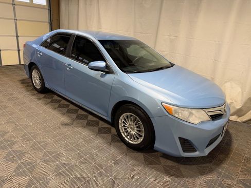 Used 2013 Toyota Camry LE image 10