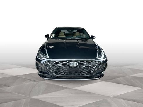 Used 2022 Hyundai Sonata Limited w/ Cargo Package FWD image 3
