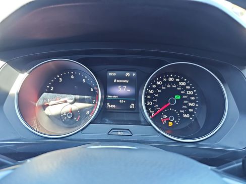 Used 2018 Volkswagen Tiguan S image 15