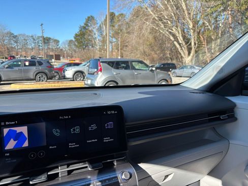 Used 2025 Hyundai Kona SEL image 37