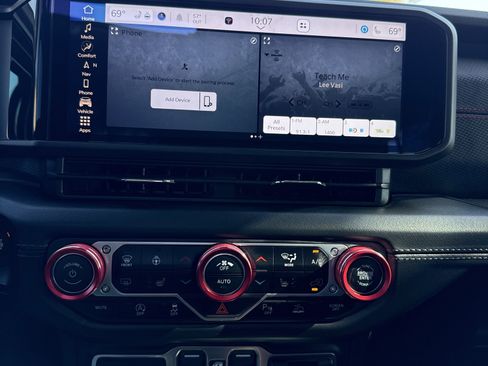 Used 2024 Jeep Wrangler Unlimited Rubicon image 26