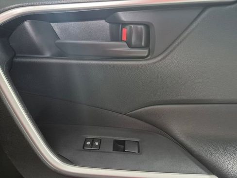 Certified 2020 Toyota RAV4 LE FWD image 31