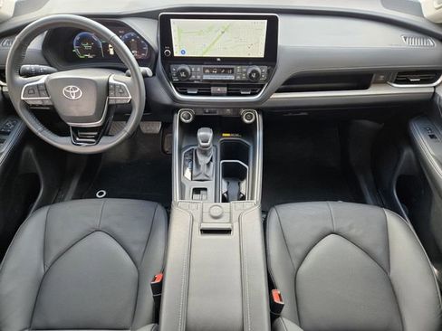 Used 2025 Toyota Grand Highlander AWD Hybrid image 35