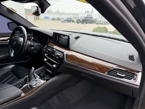 Used 2017 BMW 530i xDrive image 25