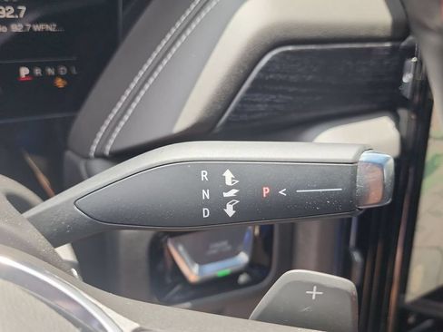 Certified 2025 GMC Yukon XL AT4 Ultimate AWD/4WD image 16
