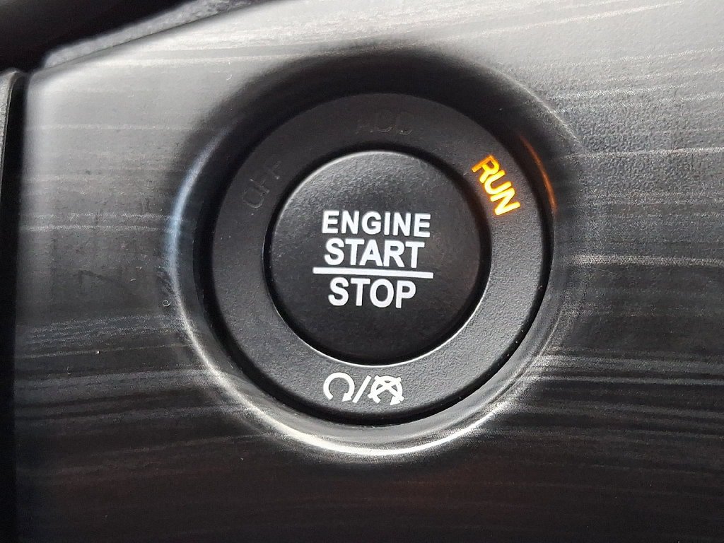 Used 2020 Jeep Grand Cherokee Altitude AWD/4WD image 23
