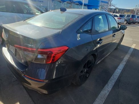 Used 2023 Honda Civic Sport image 3