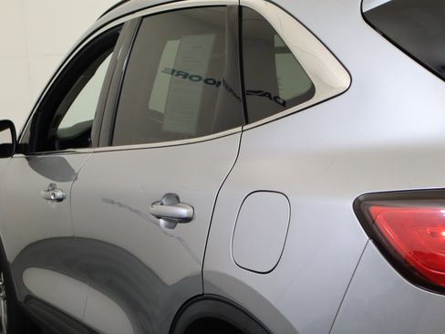 Used 2021 Ford Escape Titanium image 10